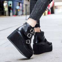 女性新風格秋天&冬天厚下裝坡跟跟短靴帶PU皮革帶扣飾裝飾用品 - 黑色 - 查看 2
