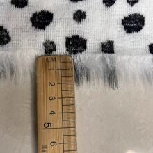 قطعة واحدة أو متعددة من قماش صناعي من فرو الفهد الأسود والأبيض،قماش فرو صناعي للملابس،خلفية قماش المسرح البساط،مواد خام صناعية من الفرو،حواف غير مكتملة