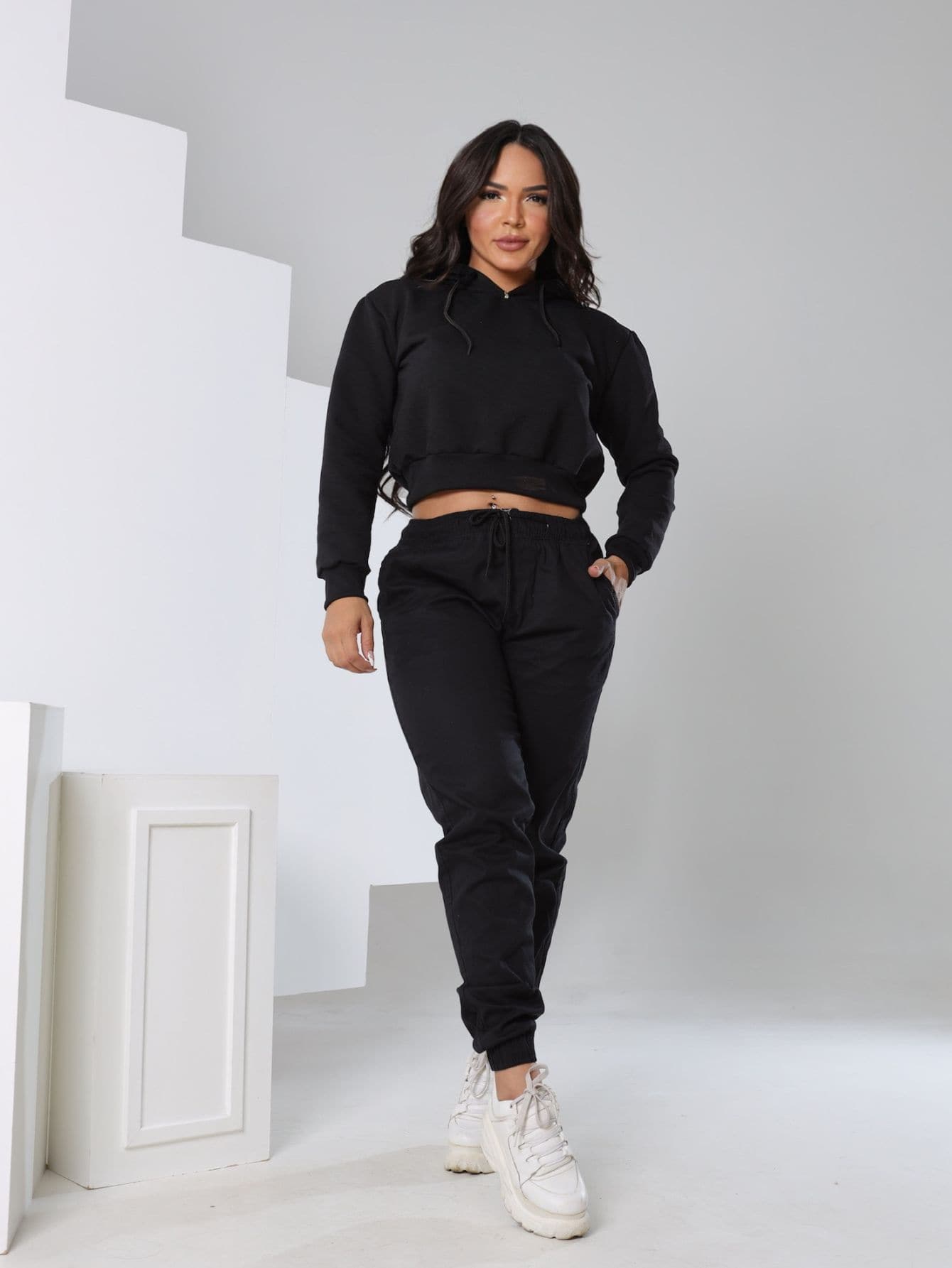 Conjunto Blusa de Frio de Moletom com Calça de Sarja - Preto - Visão 1