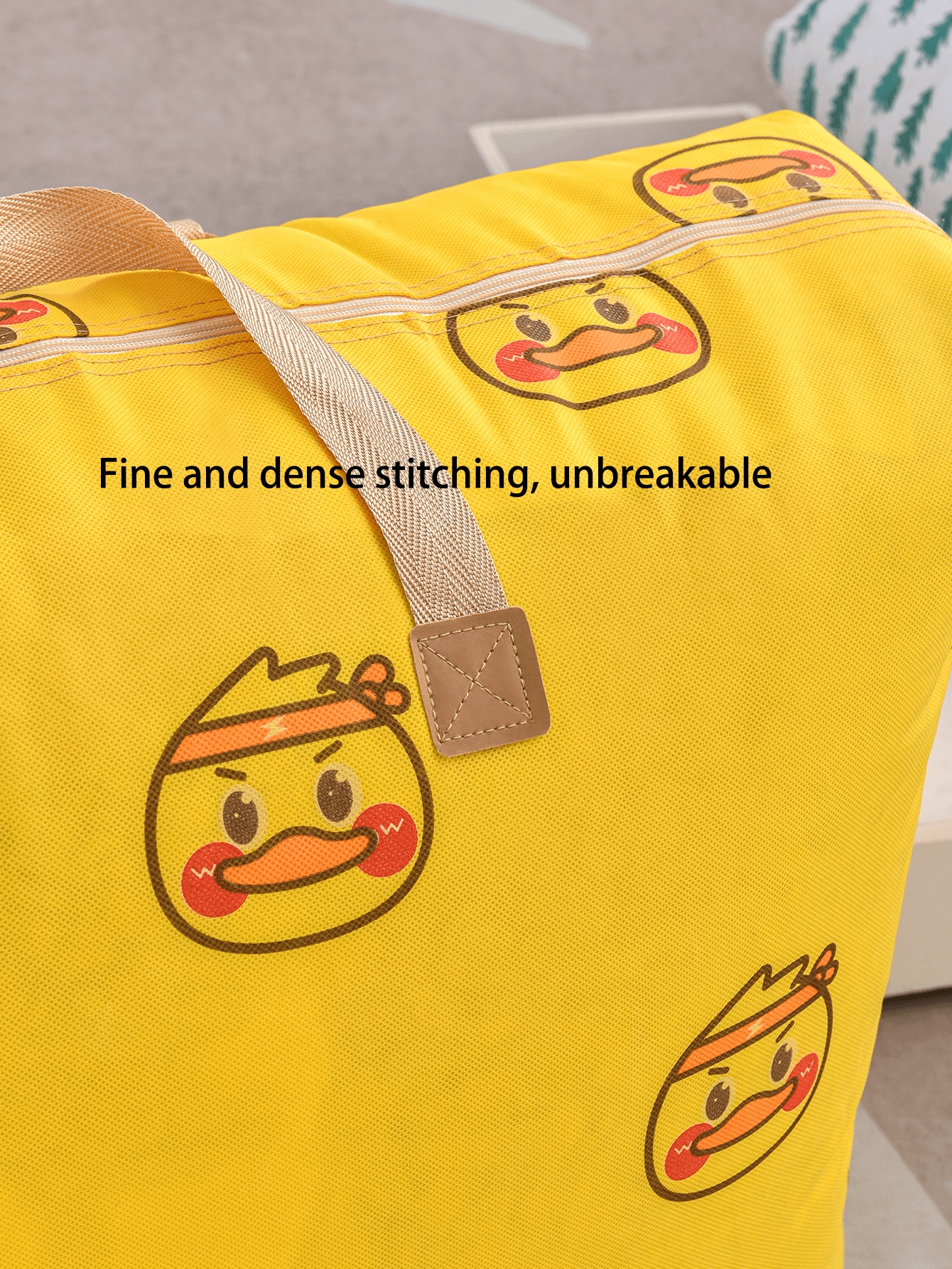 1PC Portable nonwoven quilt storage bag, cartoon Duck pattern storage