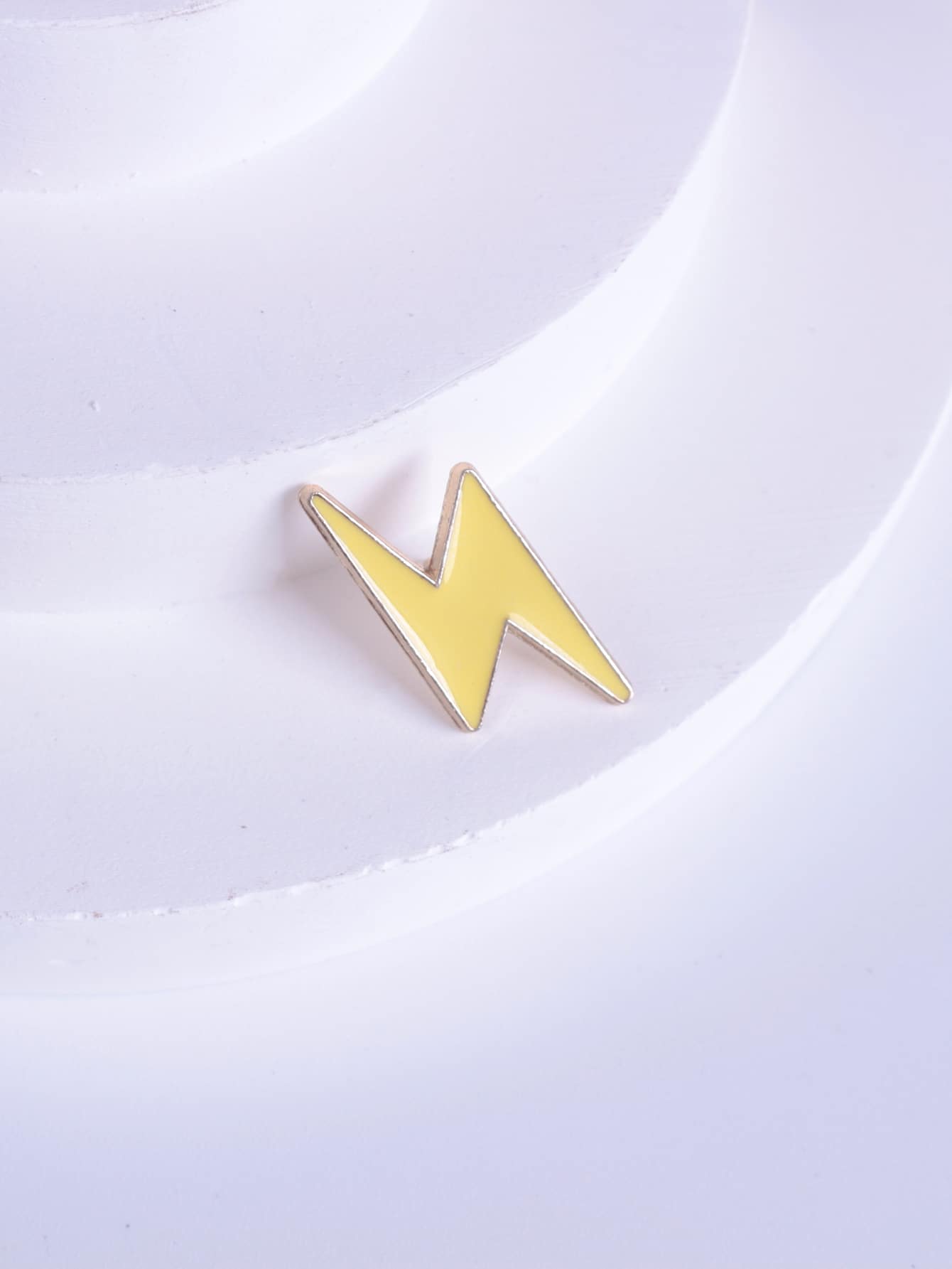 1入組卡通鋅合金閃光標誌胸針,合適的適用於日常穿著 - 黃色 - 查看 1