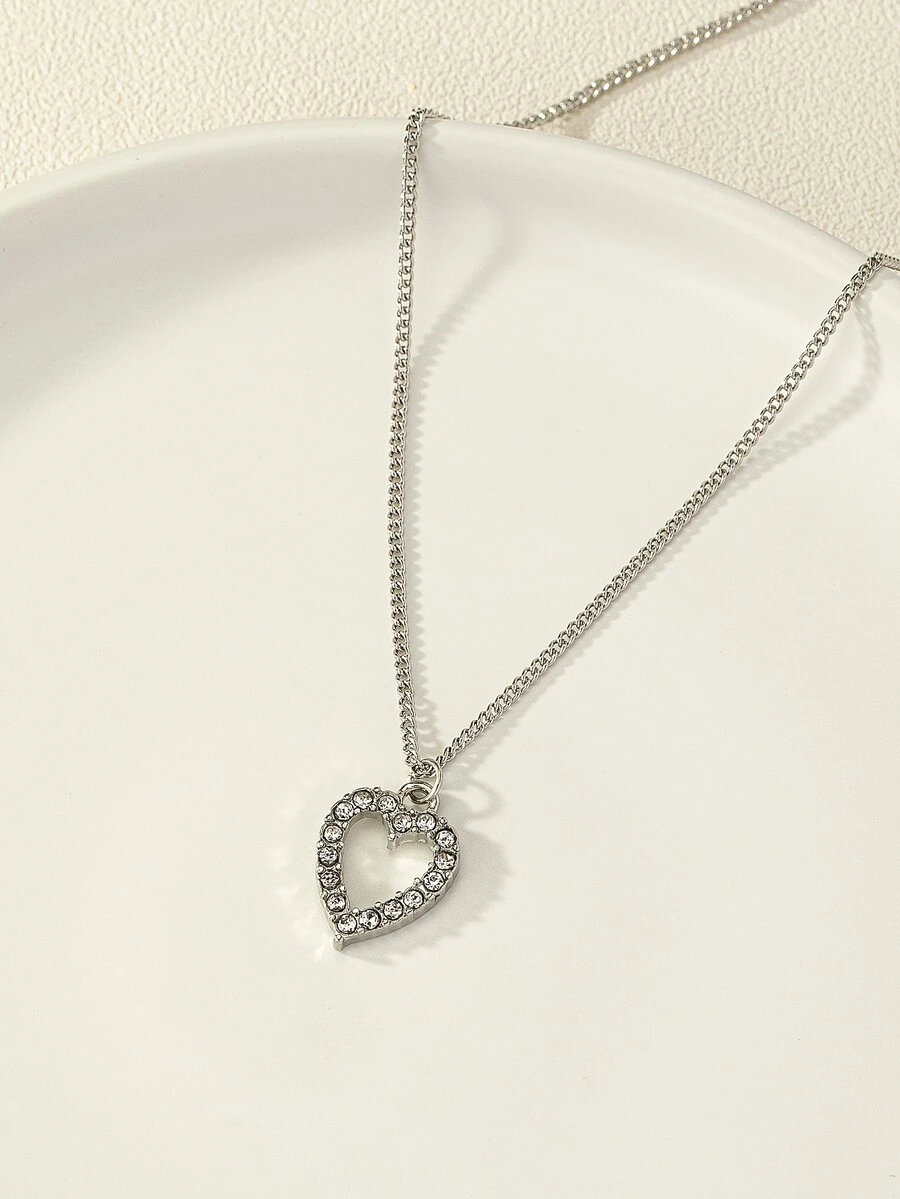 1入組簡約風&優雅鏤空水鑽裝飾心形吊墜項鍊在銀鋅合金,合適的適用於女性日常穿著