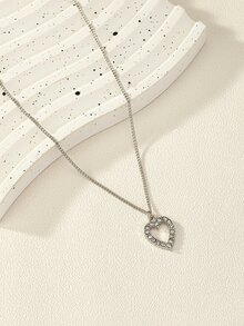 1入組簡約風&優雅鏤空水鑽裝飾心形吊墜項鍊在銀鋅合金,合適的適用於女性日常穿著