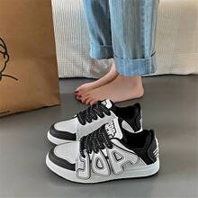 罕見字母圖案休閒運動鞋,中性麵包鞋,日式風運動老爹鞋 - 黑與白 - 查看 2