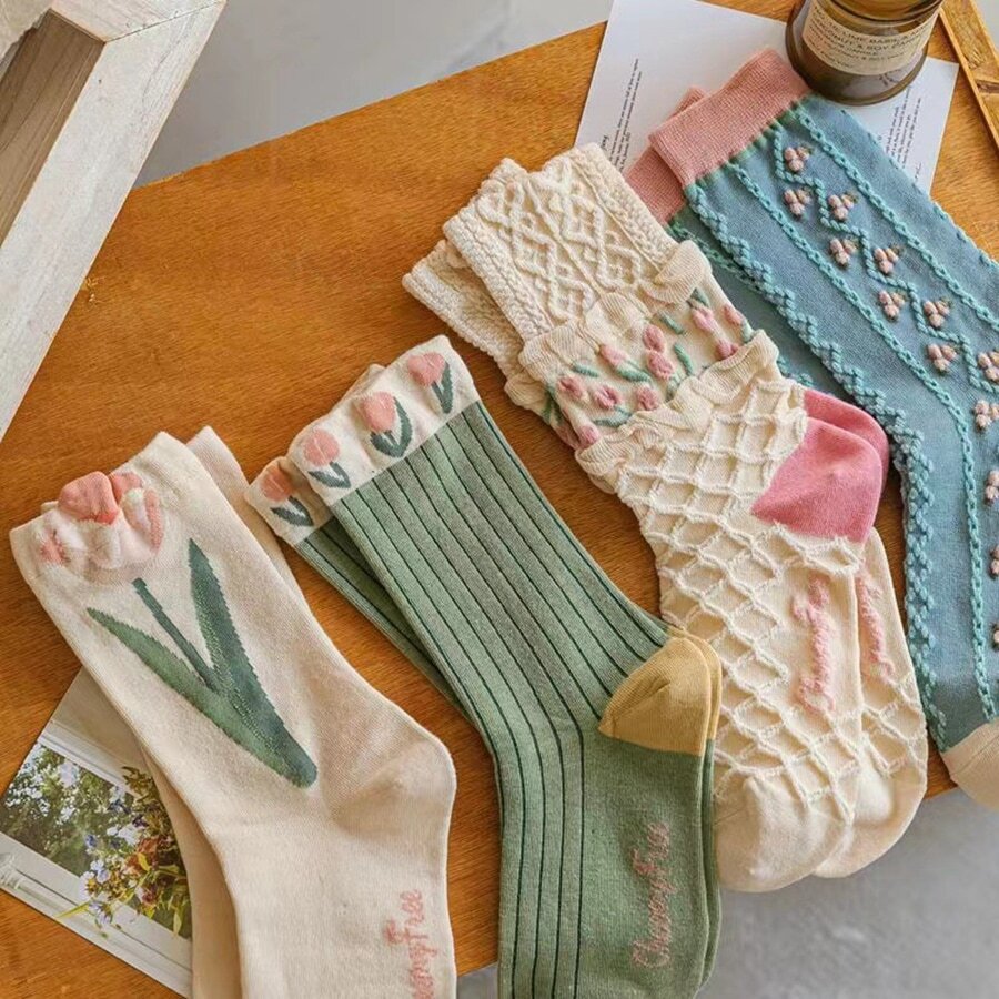 4 pairs of socks, women's mid-tube socks, spring and autumn long socks, winter forest tulip ladies, piles of socks, flower mid-length stockings - Multicolor - View 1