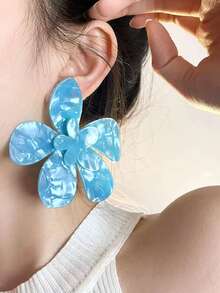 1pair Minimalist Fashionable Women's Personalized Statement Flower Shaped Pendant Earrings