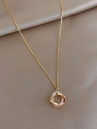 1pc Hollow Out Circle & Cubic Zirconia Detail Geometric Collarbone Necklace