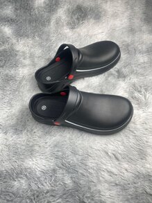 安全工作鞋具有防油、防水、防滑功能，適合廚師等工人 - 黑色 - 查看 5