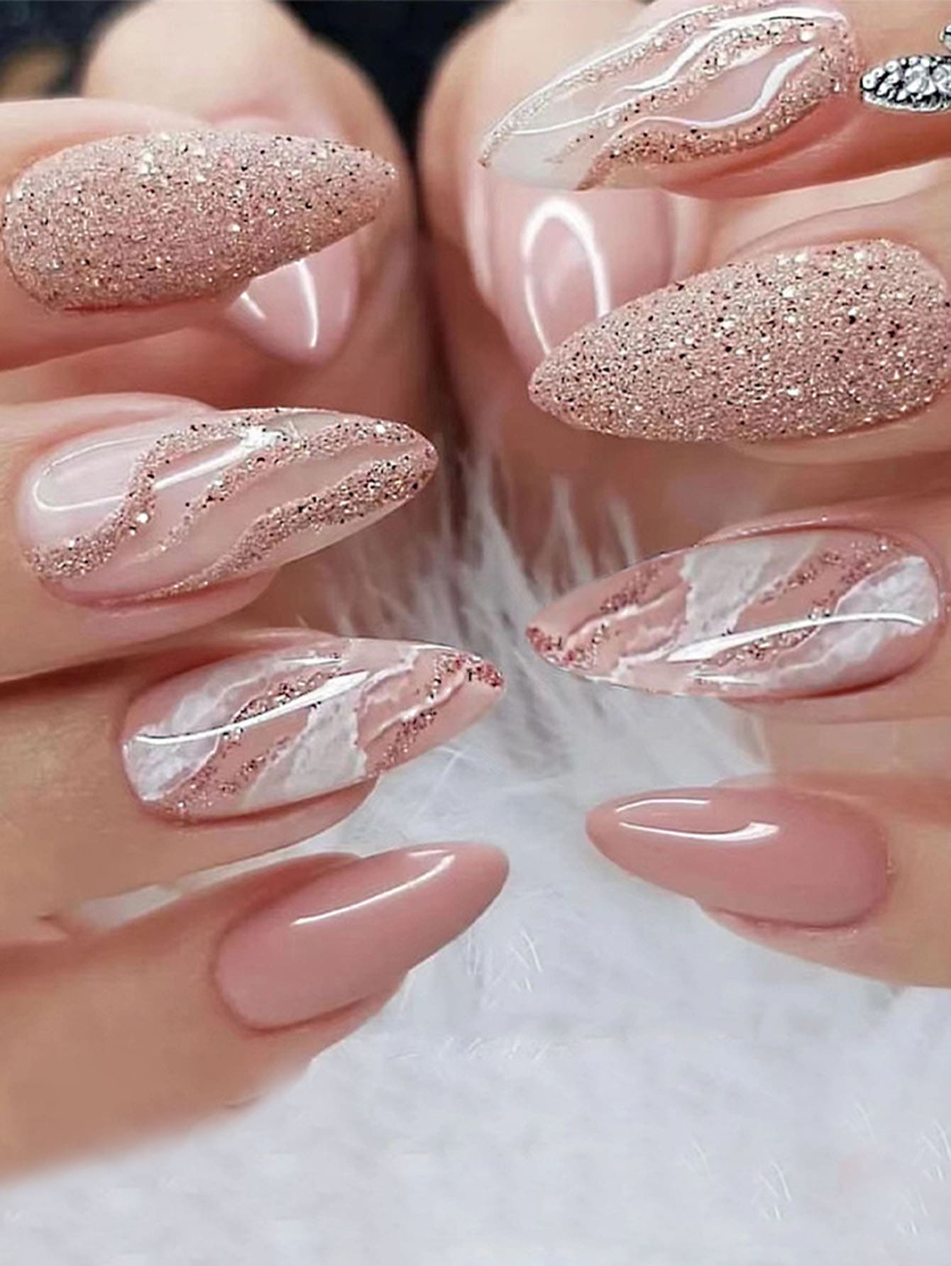 Conjunto de 24 uñas postizas en forma de almendra para pegar, de color suave y delicado, accesorios de uñas - Multicolor - Ver 1