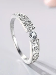 1 件 925 純銀戒指,簡約風格單顆水鑽方晶鋯石鏤空戒指適合女士、日常佩戴和珠寶禮品婚禮訂婚新娘首飾