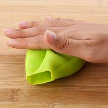 1pc Garlic Peeling Machine Creative RV Kitchen Silicone Soft Garlic Peeler Garlic Peeling Tool Simple And Convenient Kitchen Gadget, Kitchen Stuff Camping - Green - View 8