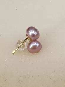 Natürliche 7-8mm Bun Purpur Freshwater Perlen und S925 Ohrstecker, ein Paar