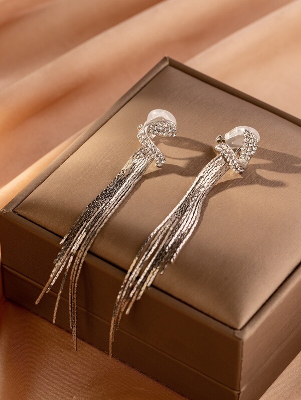 1pair Silver Long Tassel & Rhinestone Decor Clip-on Earrings Without Piercing, Elegant Ear Jewelry As 2023 New-year Gift For Women