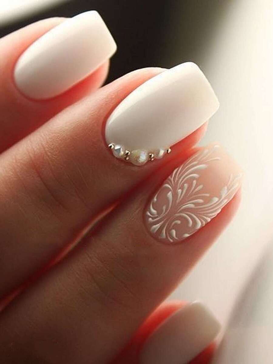 Get Glamorous With 24pcs Short Round Fake Nails With Paisley Pattern And Ivory White Design False Nails Press On Nails Nail Supplies