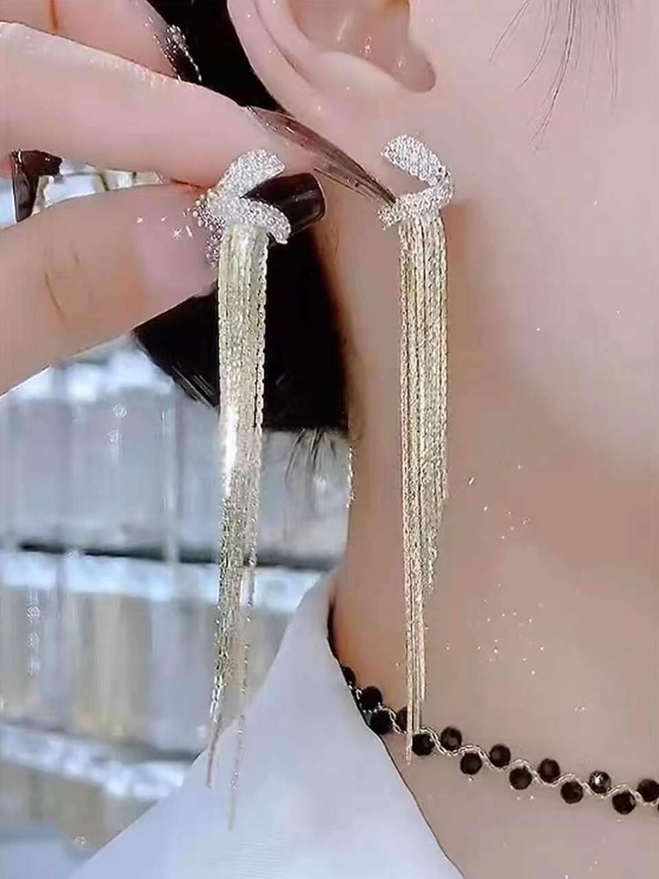 1pair Golden Fashionable Water Droplet Design Long Tassel Clip On Earrings With Rhinestone Decor 2023 New Fashion Ear Ornament For Women's Birthday Gift