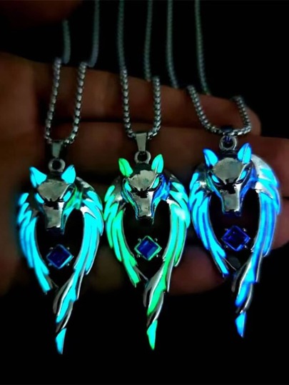1pc Men's Vintage Street Style Night Glow Wolf Pendant Necklace