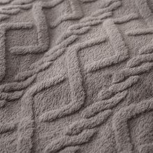 1pc Solid Color Coral Fleece Blanket 300g, Modern Rectangular Design With Rolled Edge, Soft And Comfortable, Dual Sided For All Seasons, Light And Thin Yet Warm, Made Of Ultrafine Fibers, Suitable For Home Use In Winter For Napping, Snuggling And Covering - 深灰色 - 查看 8