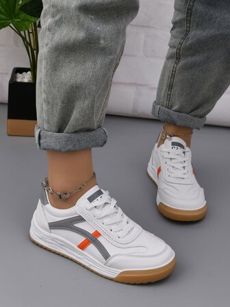 女式運動鞋，新款春季透氣運動鞋，休閒舒適平底防滑鞋