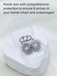 一对个性化心形和向日葵形耳环