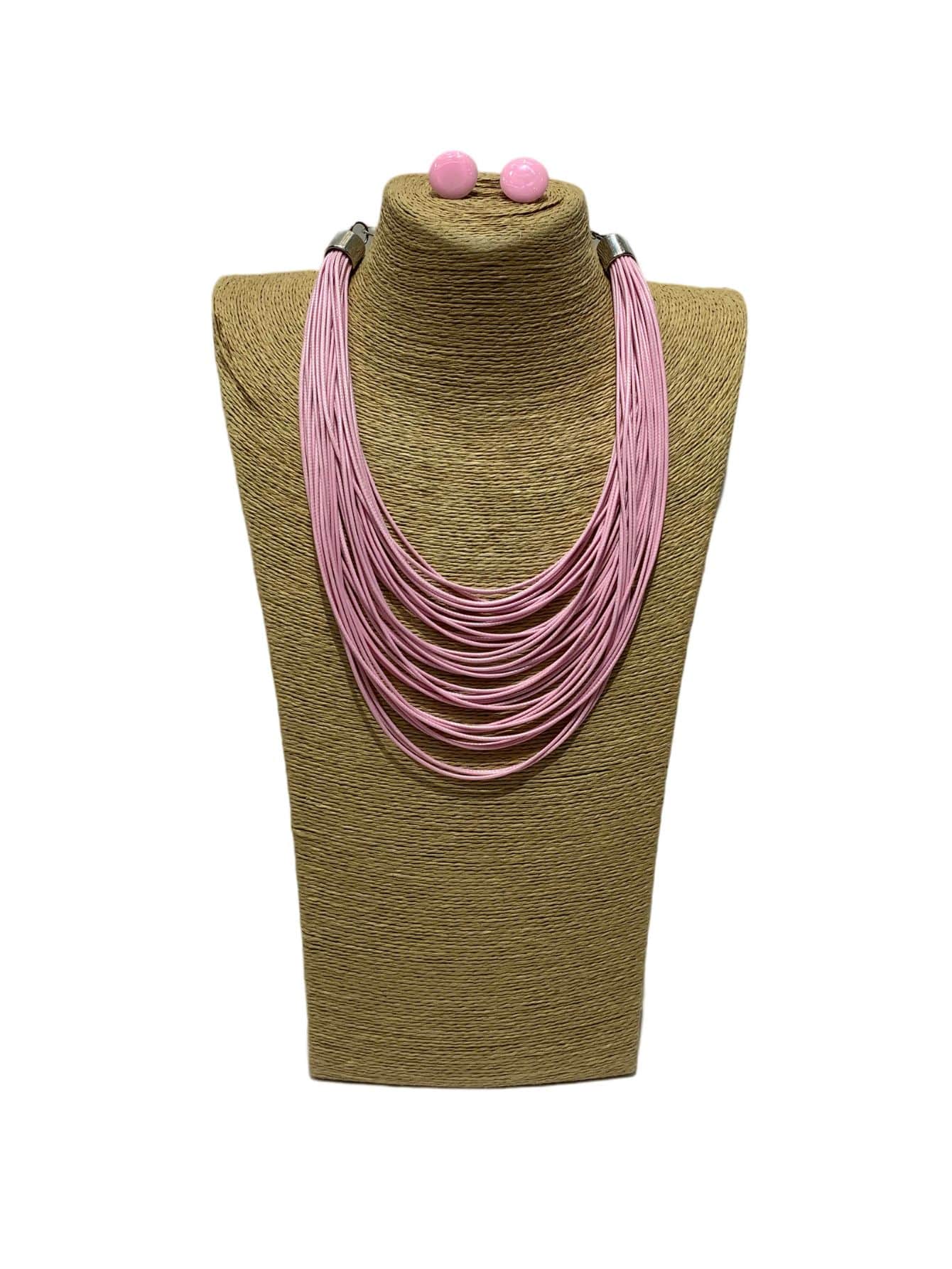 CONJUNTO DE COLAR DE FIO COM BRINCO RESINADO