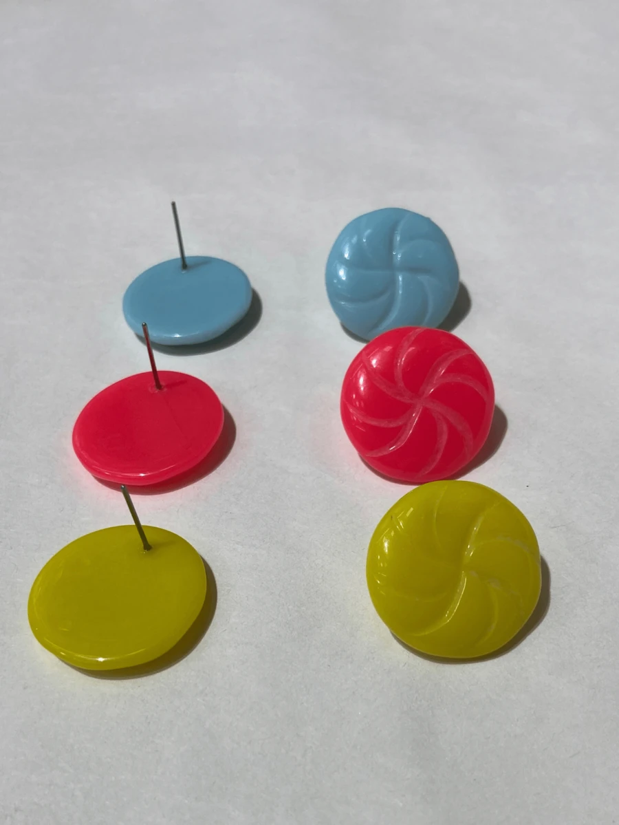 Stud Earrings - 彩色 - 查看 1