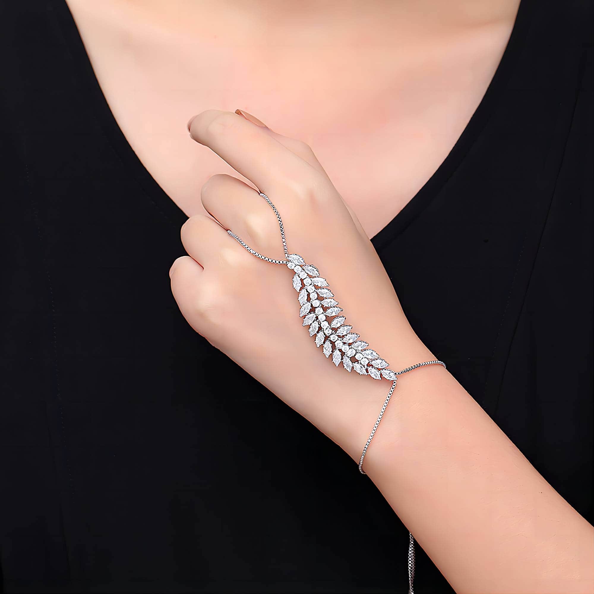 Mytys Ring Bracelet Hand Chain Silver Cubic Zirconia Adjustable Palm Chain Finger Ring Valentine's Day Jewelry for Women - 銀色 - 查看 1