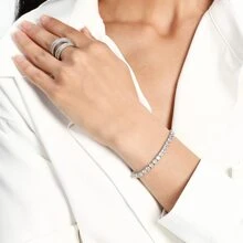 MDFUN 18K镀白金网球手链耳环套装,3毫米圆形立方氧化锆网球手链,8毫米不锈钢小耳环,男女皆宜 - 白色 - 查看 4