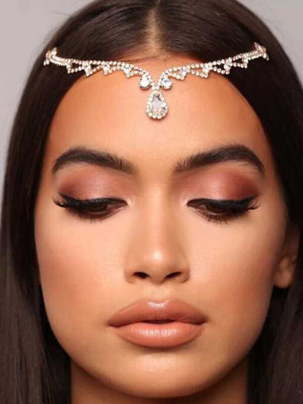 1件闪亮玻璃水钻水滴头链，适合女性，可作为礼物、准新娘、派对配饰等。