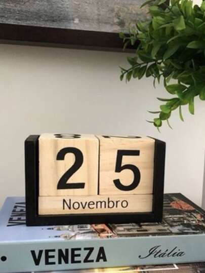 Calendário Decorativo De Mesa Cubo Em Madeira Rústico Prático Decoração
