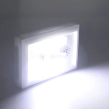 Apagador con luz LED para closets y espacios oscuros. Interruptor con luz LED blanca para iluminar espacios del hogar - Blanco - Ver 4