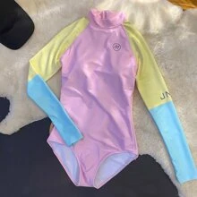 Costume da bagno intero a maniche lunghe con colori dolci e caramellati, patchwork, con un set di due pezzi con pantaloncini da bagno per donna, adatto per vacanze estive in spiaggia