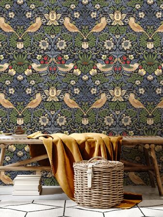 復古鳥草莓牆紙帶黑暗的背景和植物圖案,剝和棒墻面裝飾適用於家庭廚房臥室,防水&可拆卸