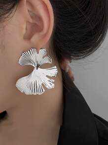 1 對復古誇張不對稱金屬銀杏葉耳環適合女士日常佩戴 - 銀色 - 查看 1