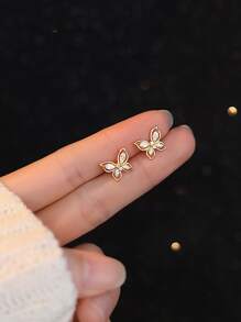 1雙時尚蝴蝶設計方晶鋯石裝飾999純銀耳釘,合適的適用於女性日常穿著