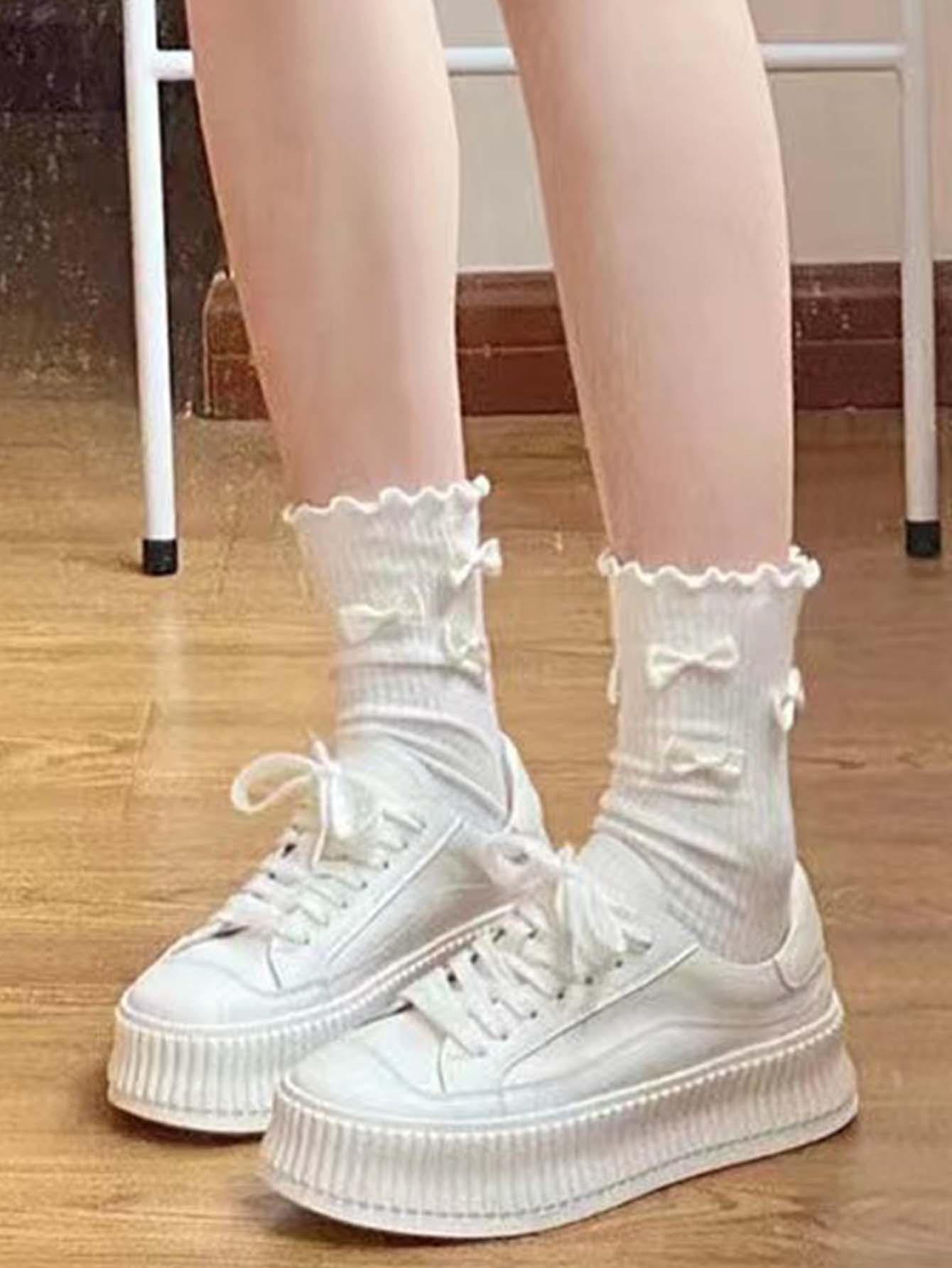 1pair Women's Cute Autumn/Winter Style Bowknot And Frill Edge Mid-Calf Socks, Fall - White - View 1