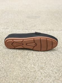 Zapatos mocasines planos para mujer con detalle de cadena, color sólido, zapatos de conducción sin cordones para Primavera/otoño - Negro - Ver 3