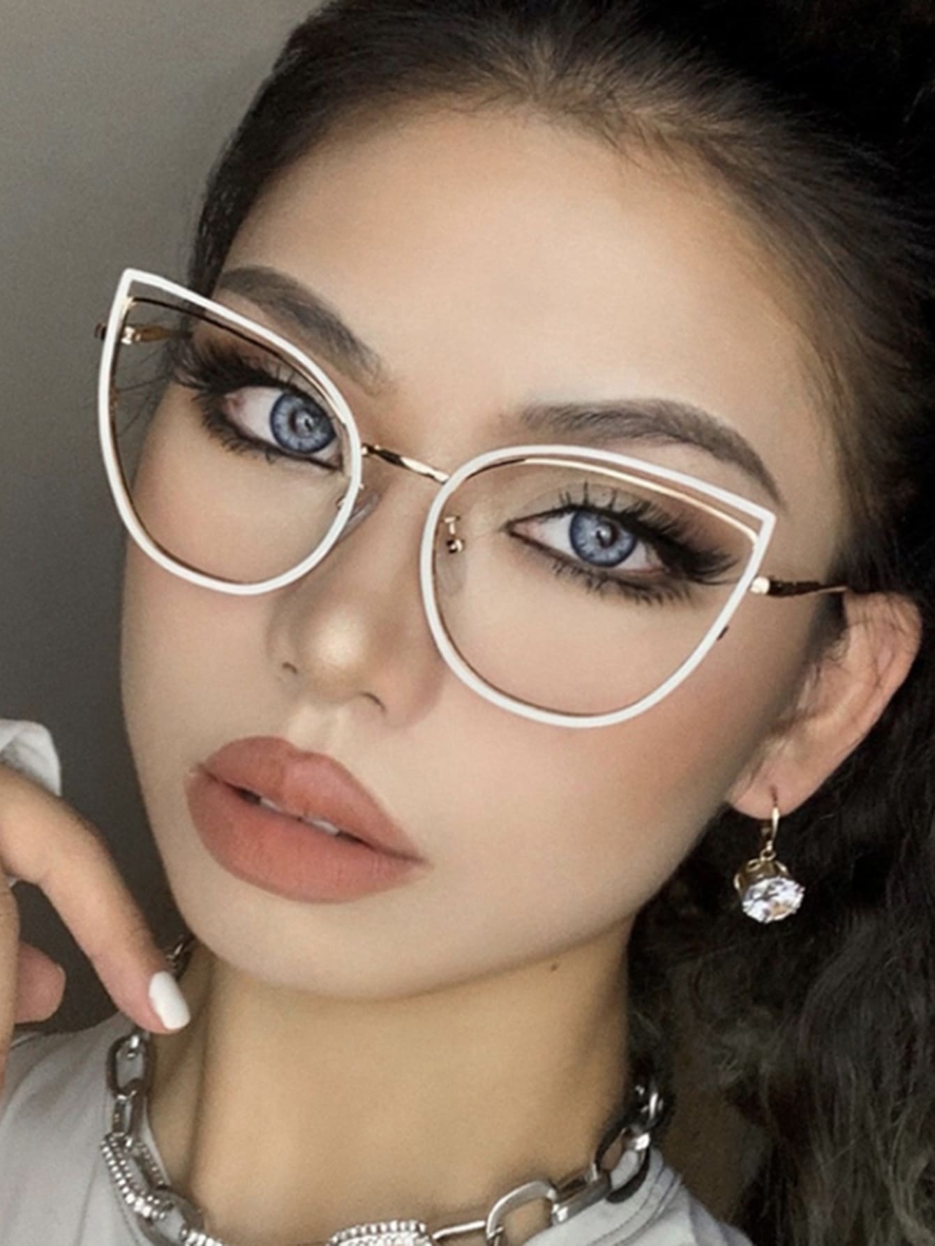 Hollow Cat Eye 2022 New Eyeglass Frame For Women, Can Be Fitted With Prescription Glasses - White - View 1