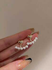 一对心形珍珠耳钉，优雅别致。情人节配饰 - 白色 - 查看 4