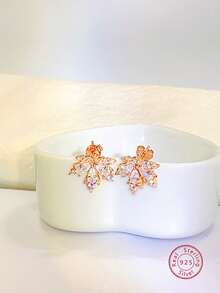 2 件裝 925 純銀 & 氧化鋯楓葉設計簡約精緻耳環適合女士日常通勤佩戴 - 玫瑰金 - 查看 3