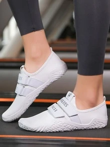 防滑室內健身鞋適合男人及女人,合適的適用於跳繩,有氧運動,,軟底運動鞋帶降噪適用於家庭健身房