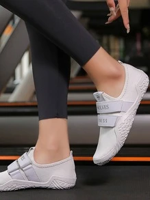 防滑室內健身鞋適合男人及女人,合適的適用於跳繩,有氧運動,,軟底運動鞋帶降噪適用於家庭健身房