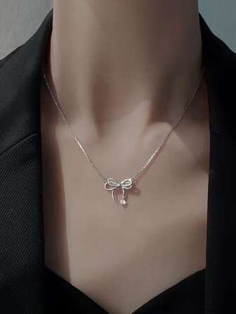 1/3/5pcs Women Butterfly Pendant Necklace, Rhinestone Decor Dainty Choker Necklace Valentine's Day Accessories