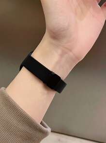 1pc Black Silicone Watch Band, Compatible With Apple Watch 42mm, 38mm, 40mm, 41mm, 44mm, 45mm, 46mm, 49mm, Fashionable Smart Watch Replacement Strap, Suitable For Series Ultra2, Ultra SE2, SE 11, 10, 9, 8, 7, 6, 5, 4, 3, 2, 1, Unisex, Great As Back To School Gift - Black - View 5