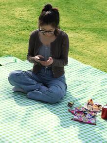 1入組綠色格紋戶外露營&野餐墊,加厚防水&防潮海灘地墊 - 綠色 - 查看 3