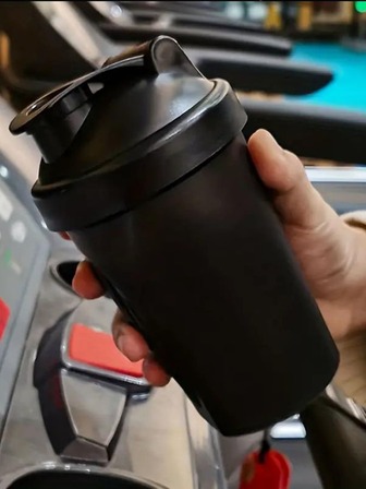 1个400毫升杯子，全色蛋白粉搅拌杯奶昔杯，健身随身杯，黑色运动水壶，户外水壶