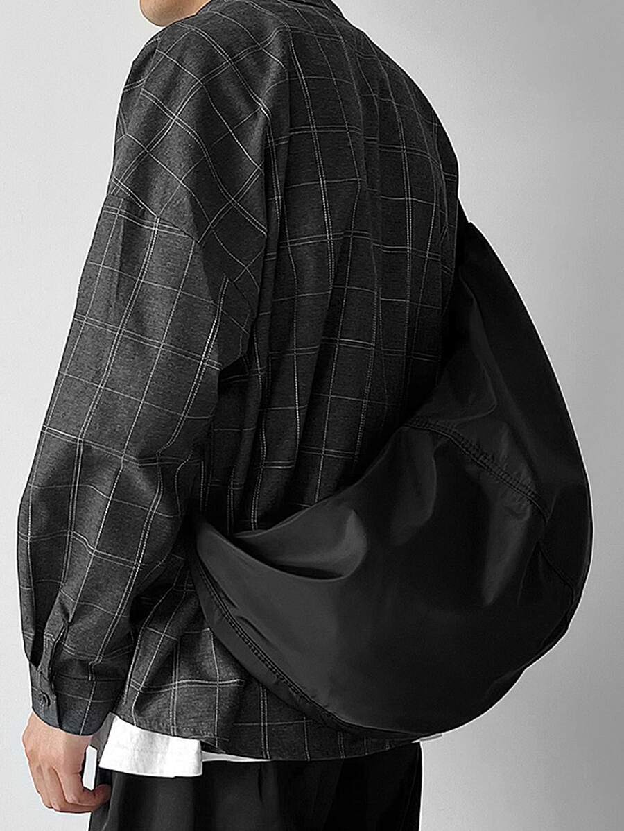 1 件黑色纯色尼龙布防水新月形单肩包，容量大，带拉链，适合男士日常、通勤、旅行和学校学院包钱包节日收纳袋假期圣诞节感恩节礼物胸包皮包流浪包腰包礼品包露营单肩包夏季返校夏季包春假包斜挎包时尚男士包 - 黑色 - 查看 1