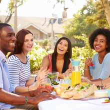 BONITTER 12入組聖猶達/聖母手鍊，手工綠色紅色結繩手鍊，適用作禮物和禱告手鍊，男女均可佩戴 - 1 - 查看 3