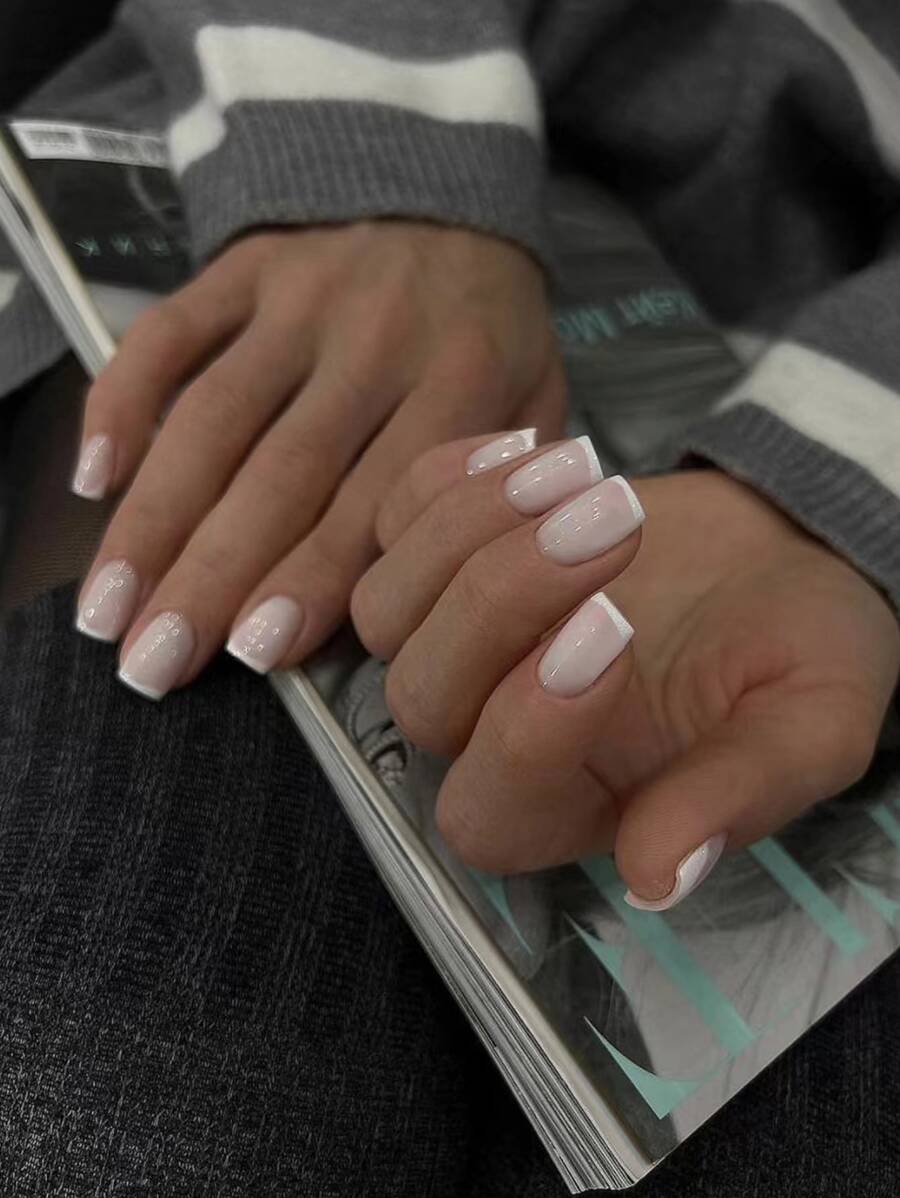 24 Stücke weiße französische Maniküre Nagel Aufkleber, inklusive kostenlosem Gelee Gel und Fixierstreifen, Nagel Zubehör für Aufklebe-Nägel - Verschiedenfarbig - Übersicht 1