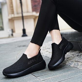2023 Four Seasons Women's Knitted Upper Md Sole Popular Casual Sports Shoes