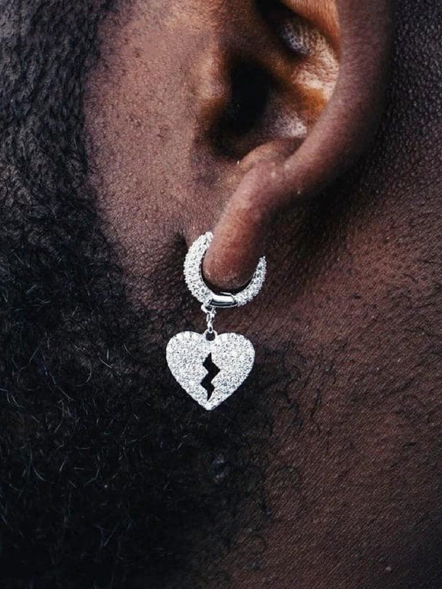 一对镶满立方氧化锆的破碎心形耳环，时尚男士个性化耳环，耳饰，情人节、妈妈、母亲节礼物 - 銀色 - 查看 1